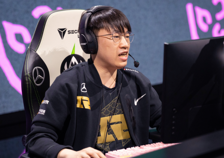 包含Uzi迎来七赛季高光表现，利物浦球迷沸腾！的词条开云体育APP注册登录